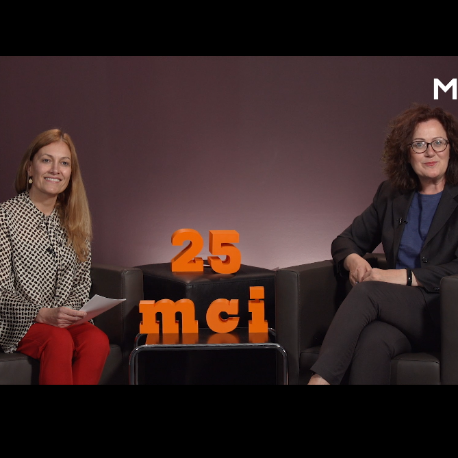 Brigitte Auer  Leitung Qualitätsmanagement, Personalentwicklung & Recruiting  Claudia Mössenlechner  Leitung Learning Solutions  Stv. Leitung Hochschulkollegium