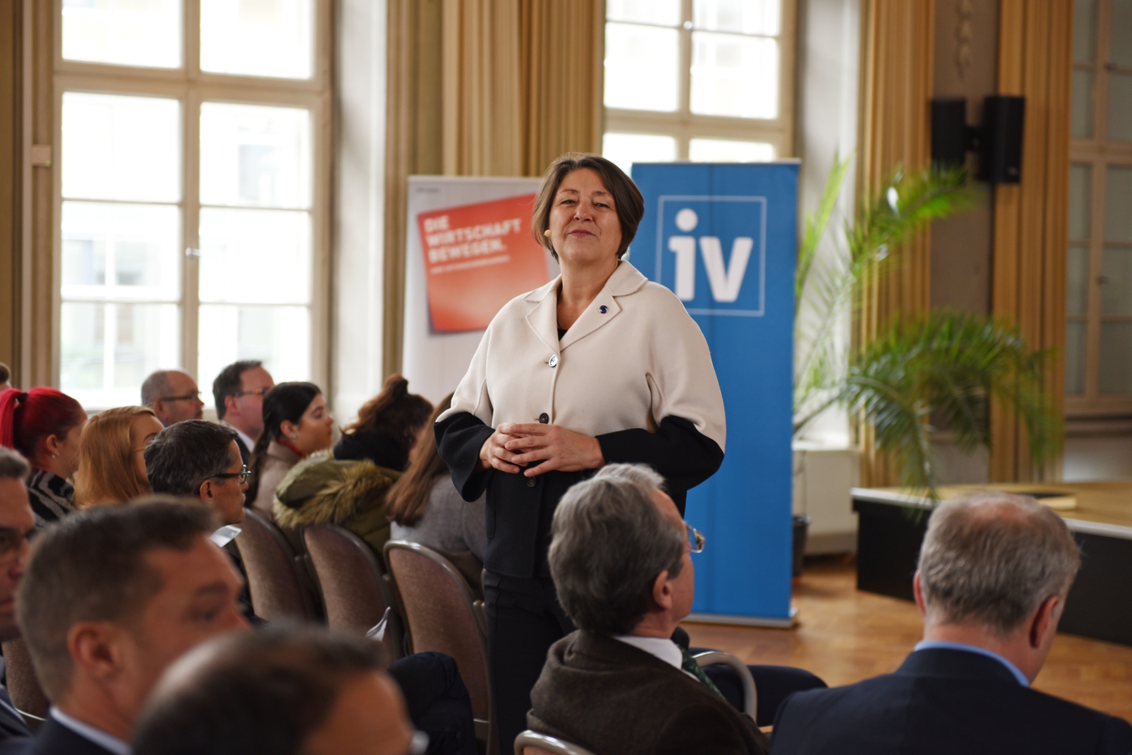 Violeta Bulc bei ihren Ausführungen über die Innovation in Mobilität und Transport.