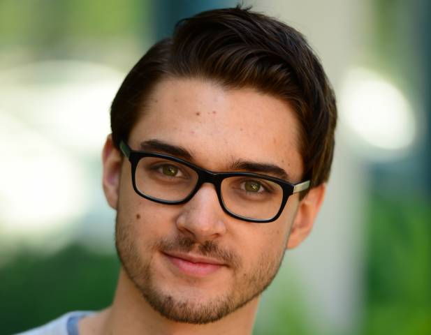 DOMINIK SCHIENER