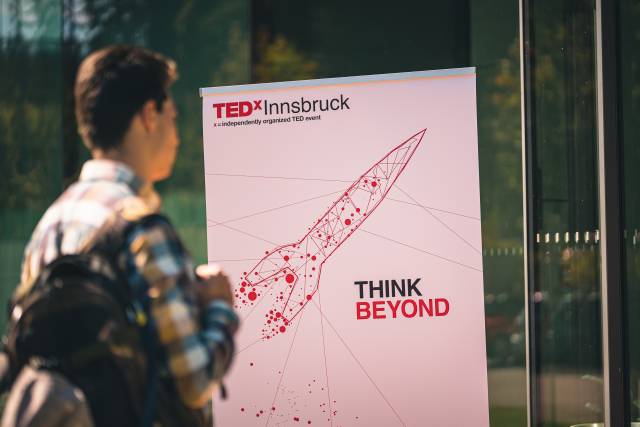 <p>Think Beyond, TEDxInnsbruck 2021, ©JohannesRadlwimmer</p>