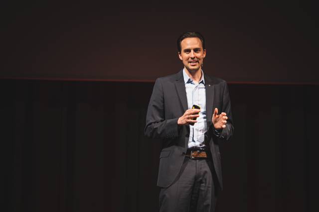 <p>MCI Professor Johannes Siebert bei seinem TEDx Talk, ©JohannesRadlwimmer</p>