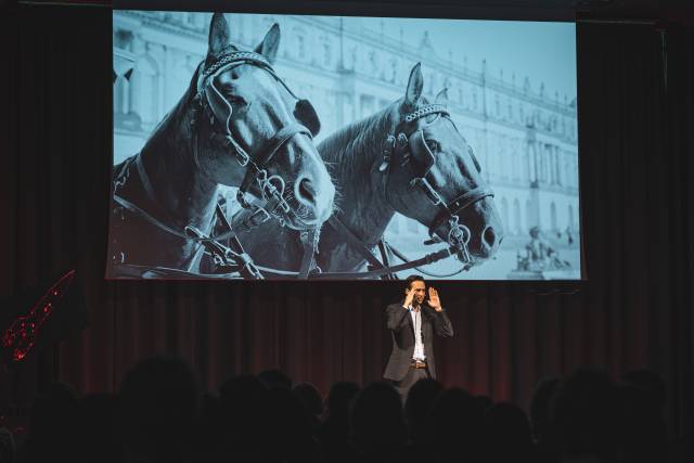 <p>MCI Professor Johannes Siebert bei seinem TEDx Talk, ©JohannesRadlwimmer</p>