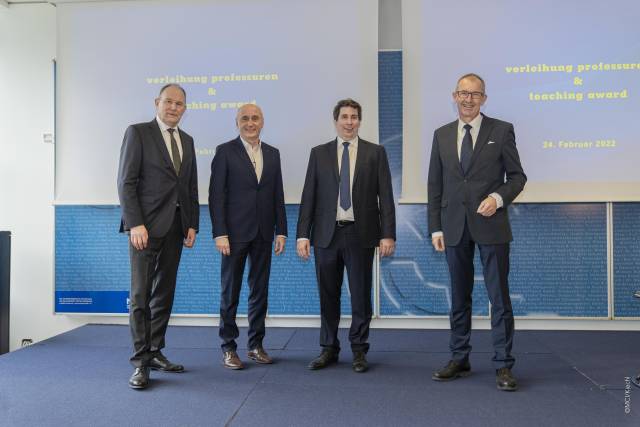 Von links nach rechts: Leiter des MCI Hochschulkollegiums Franz Pegger, Leiter des Departments für Wirtschaftsingenieurwesen Gerhard Hillmer, Martin Pillei, MCI-Rektor Andreas Altmann. ©MCI/Kiechl