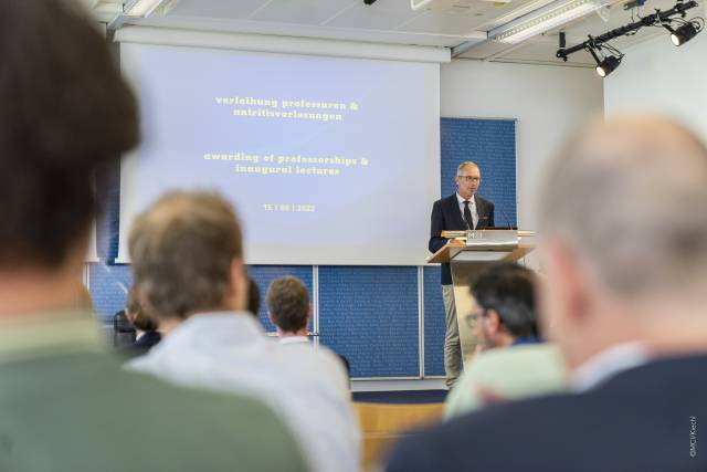 <p>MCI Rector Andreas Altmann at the inaugural lectures by Pascal Schöttle and Bernhard Hollaus.  © MCI/Kiechl</p>