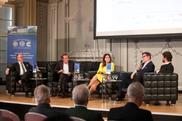 Podiumsrunde zum Thema ‚Staat und Markt – quo vadis?‘ © Frischauf Bild