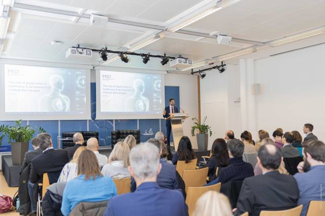 Daniel Sieber bei seiner Antrittsvorlesung zum Thema 'The Role of Digital Twins in Healthcare & Development of Medical Technologies' ©MCI / Janine Kiechl