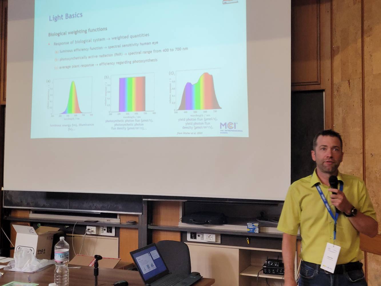 <p>Staff mobility im Rahmen der Summer School on Advanced Biotechnology: Vorlesung von Dr. Harald Schöbel <em>© Harald Schöbel<br /></em></p>