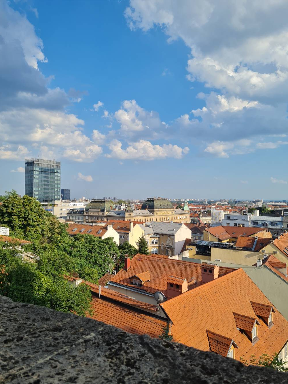 <p><em>Blick über Zagrebs untere Altstadt. </em>© Johanna Holzer</p>