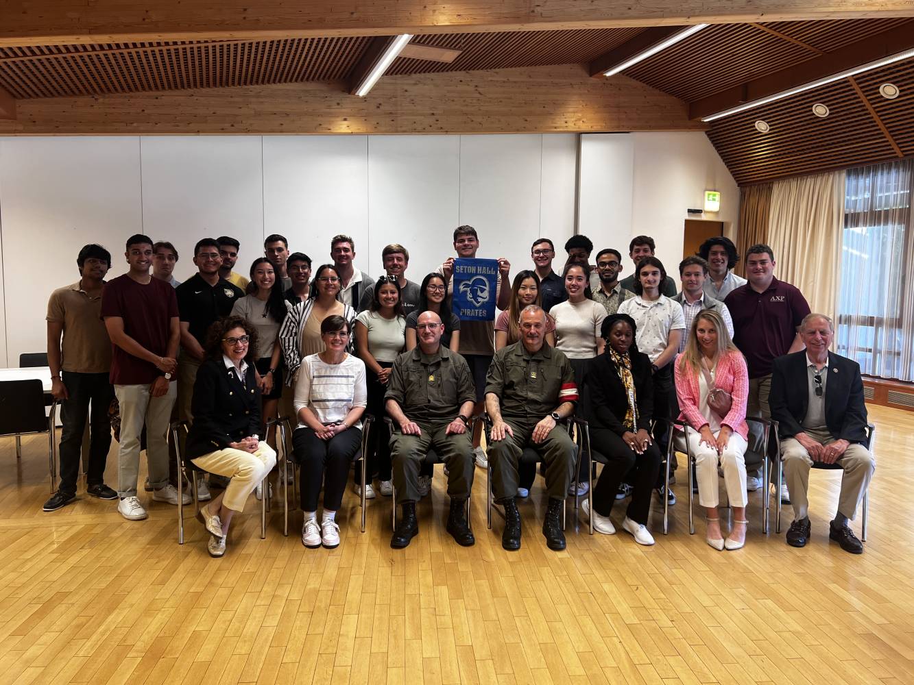 <p>Besuch beim Militärkommando Tirol in Innsbruck. <em>©Shari Bowen, West Point Military Academy<br /></em></p>