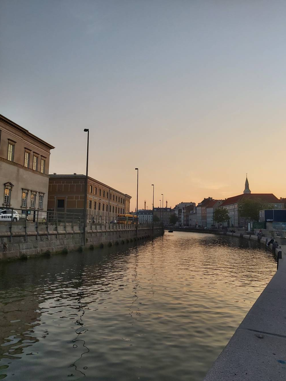 <p>Im Sommer bieten die Kanäle in Kopenhagen die ideale Abkühlungsmöglichkeit. <em>Foto: Gerhard</em></p>