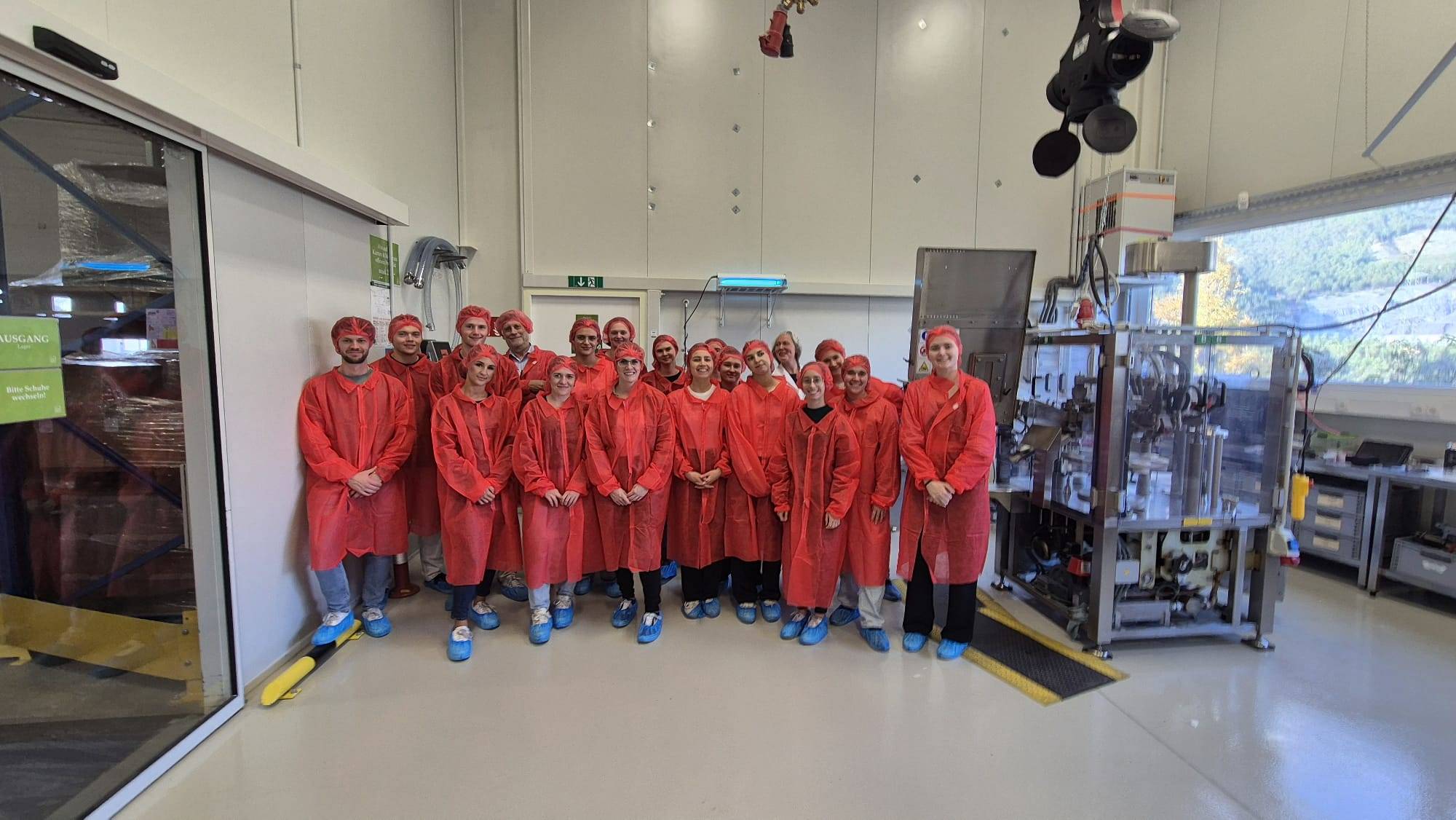 <p>Students visit the Tyrolean organic cosmetics manufacturer Pure Green ©MCI</p>