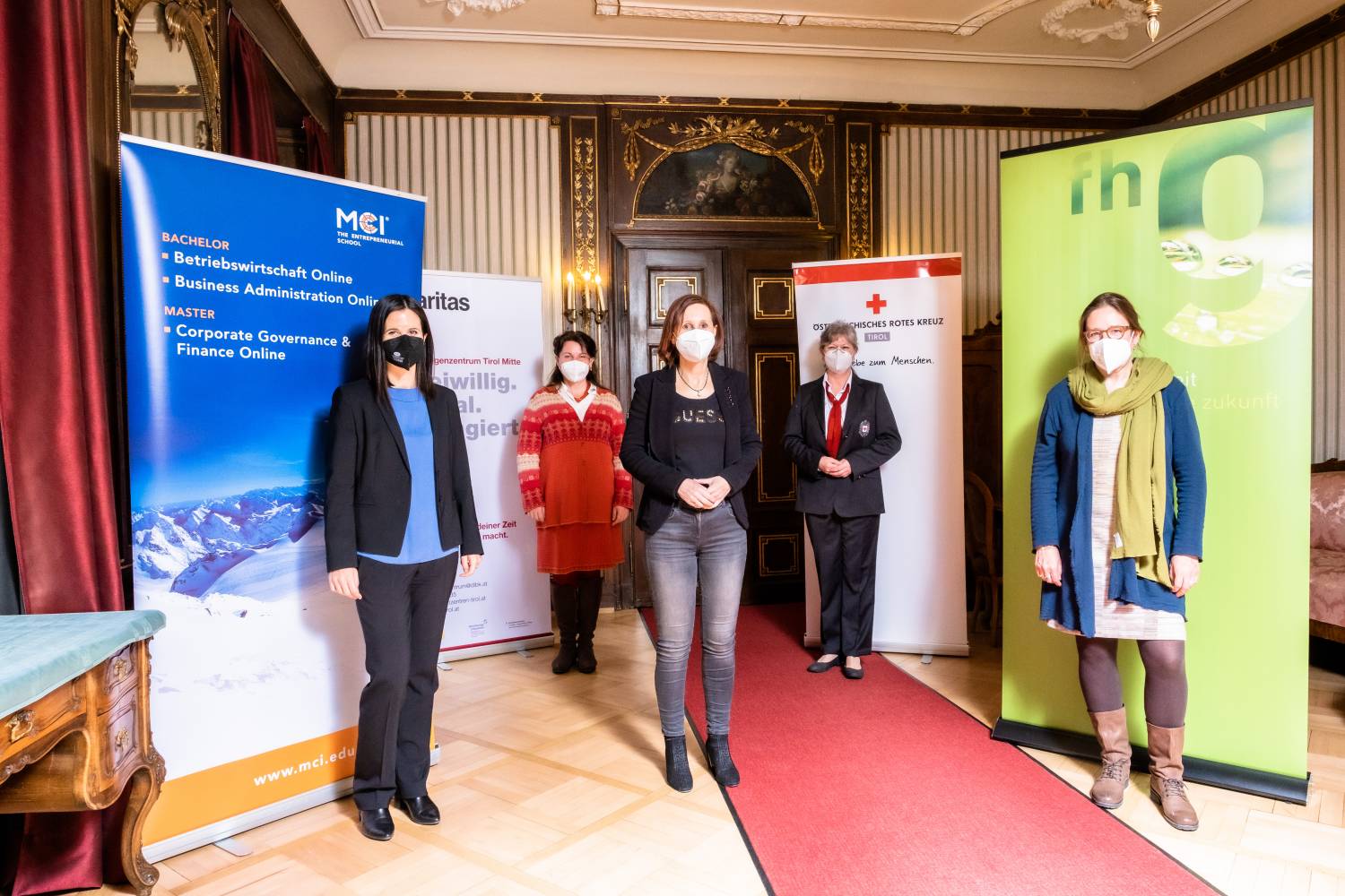 <p><em>Starting from left: Maria Pammer, Head of studies Business Adminstration Online; Sibylle Auer, Head of Caritas Freiwilligenzentrum Tirol Mitte; Gabriele Fischer, Regional Councillor for Social Affairs; Margit Schäfer, Vice Head of Rotes Kreuz Tirol and Ursula Costa, Head of study program Occupational Therapy and Action Science, fhg - Zentrum für Gesundheitsberufe Tirol GmbH. Foto: Andreas Amplatz</em></p>