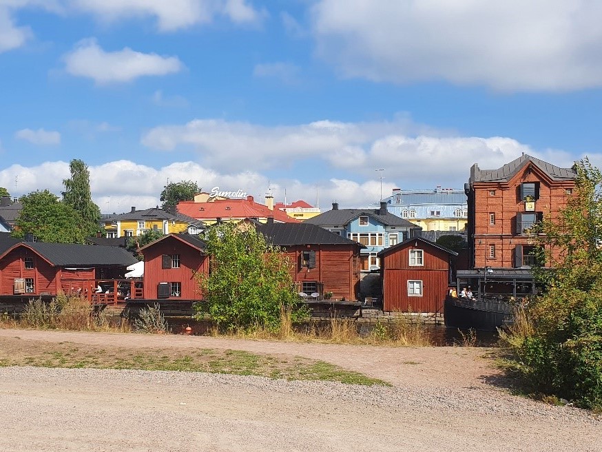 <p>Exploring the city of Porvoo, one of the oldest cities in Finland. Photo: ©Grander & Frommelt</p>