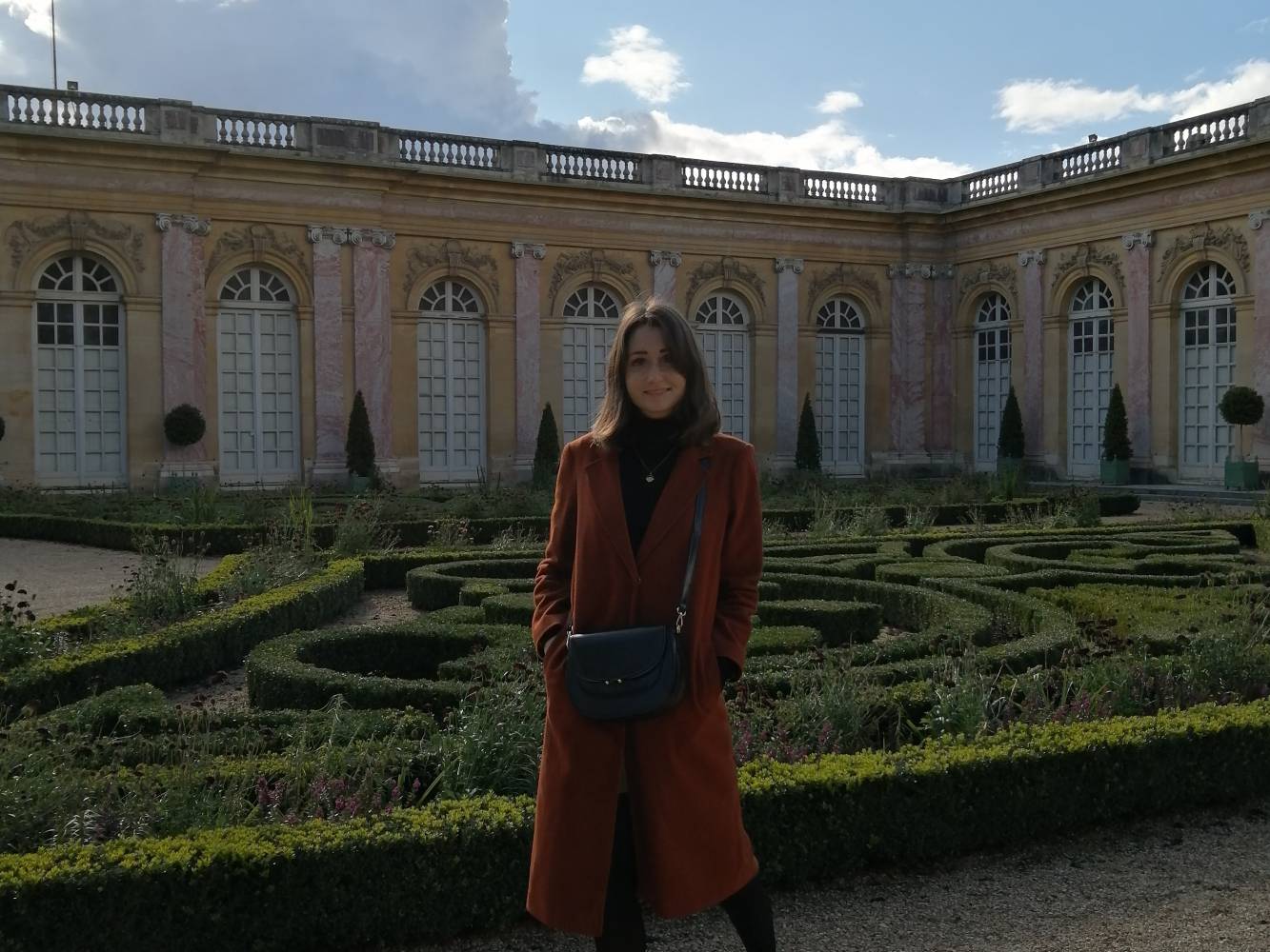 <p><em>Lea Stelzer in Versailles. Foto: Lea Stelzer </em></p>