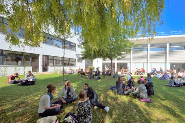 <p><em>Campus der NEOMA Business School in Reims. Foto: NEOMA Business School</em></p>