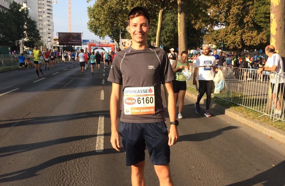 <p><em>Kevin Erhart beim Vienna City Marathon. Foto: Kevin Erhart</em></p>