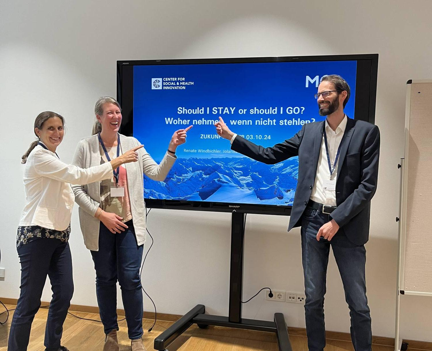 <p>Keynote to „Should I stay or should I go? From left: Renate Windbichler, Jolanda Baur, Lukas Kerschbaumer ©MCI</p>