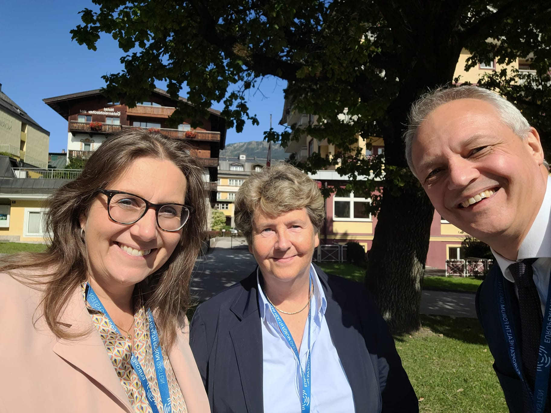 <p>Prof. Siegfried Walch (rechts), Leiter des Departments für Nonprofit-, Sozial- und Gesundheitsmanagement am MCI mit Kristine Sørensen (links), Präsidentin der International Health Literacy Association in Dänemark, und Nicoline Tamsma (Mitte), Koordinationsberaterin am Nationalen Institut für öffentliche Gesundheit und Umwelt (RIVM) in den Niederlanden ©MCI</p>