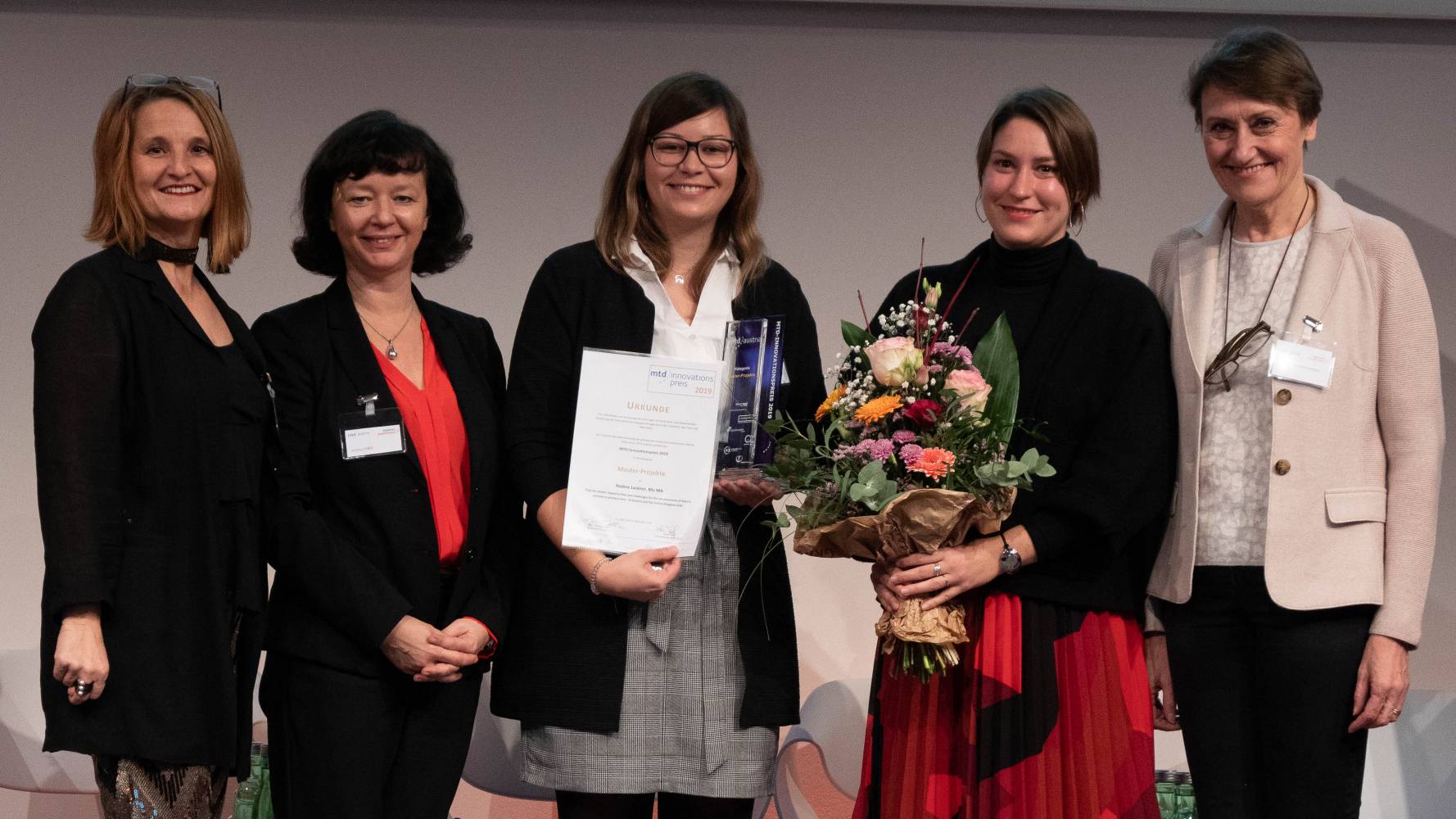 <p> MCI-Preisträgerin Nadine Lackner, Bsc MA, bei der Preisverleihung. Foto: MTD-Austria</p>