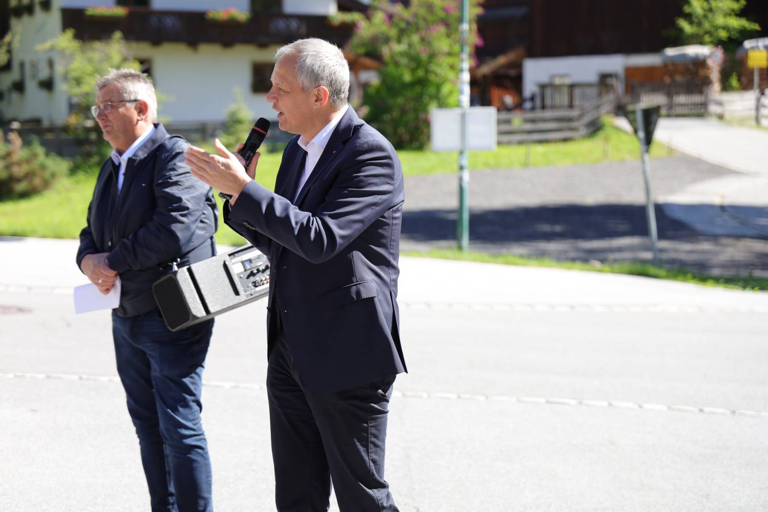 <p>Welcome by Siegfried Walch and former mayor Pepi Raich. Photo: MCI/Harner</p>