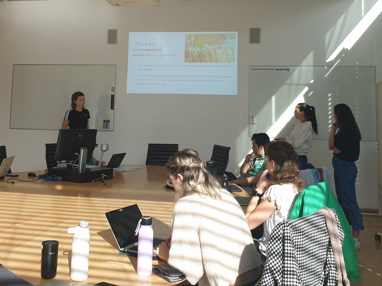 <p>Students presenting their findings on country reports regarding EU Environmental regulations and frameworks ©MCI</p>