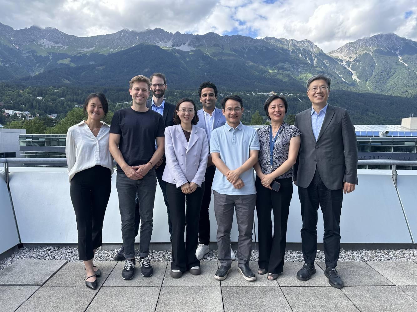 <p>Die Delegation von Wuhan University, Leiterin des China Center MCI sowie Lehrende vom Department Sozial-, Gesundheits- & Public Management ©MCI</p>