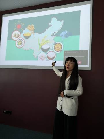 <p>Yiqiao Wang, Chinese lecturer at the MCI Language Center, giving a brief introduction to Chinese food culture. Photo: MCI</p>