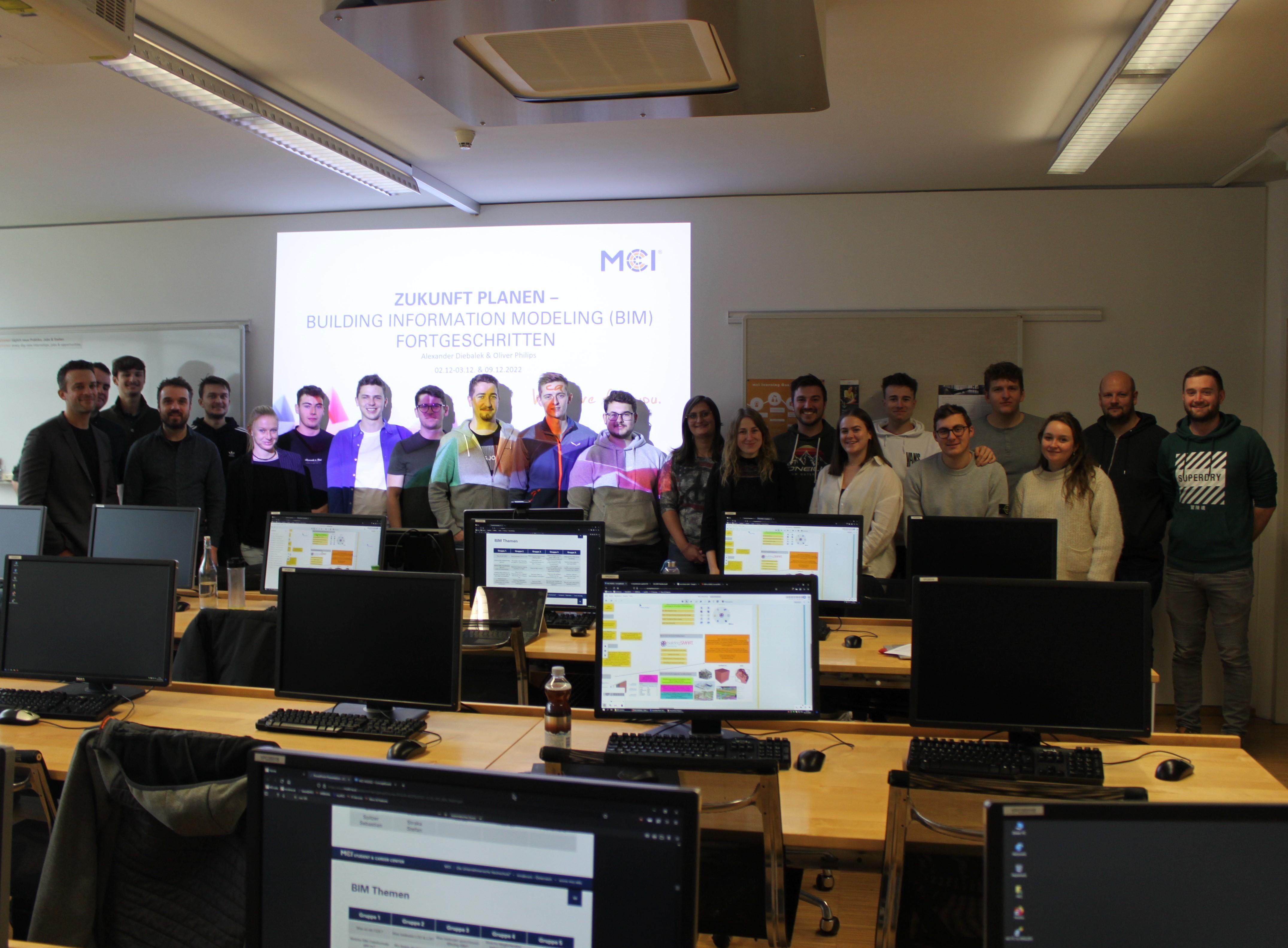 <p>22 motivated students and employees of the Entrepreneurial School<sup>®</sup> attended the advanced seminar on the integral working method BIM on December 02, 03 and 09, 2022. ©MCI-Hofer</p>