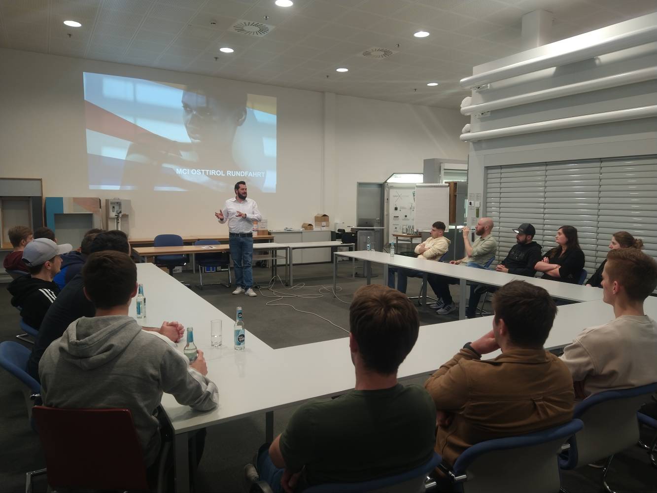 <p>Manuel Stanglechner, head of automation and control technology, welcomed the students to the company's site in Abfaltersbach and gave an overview of HELLA's product portfolio. ©MCI-Hofer</p>