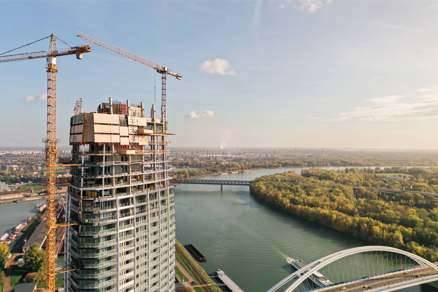 4,600 Sun Protection Systems for Slovakia's Tallest Skyscraper