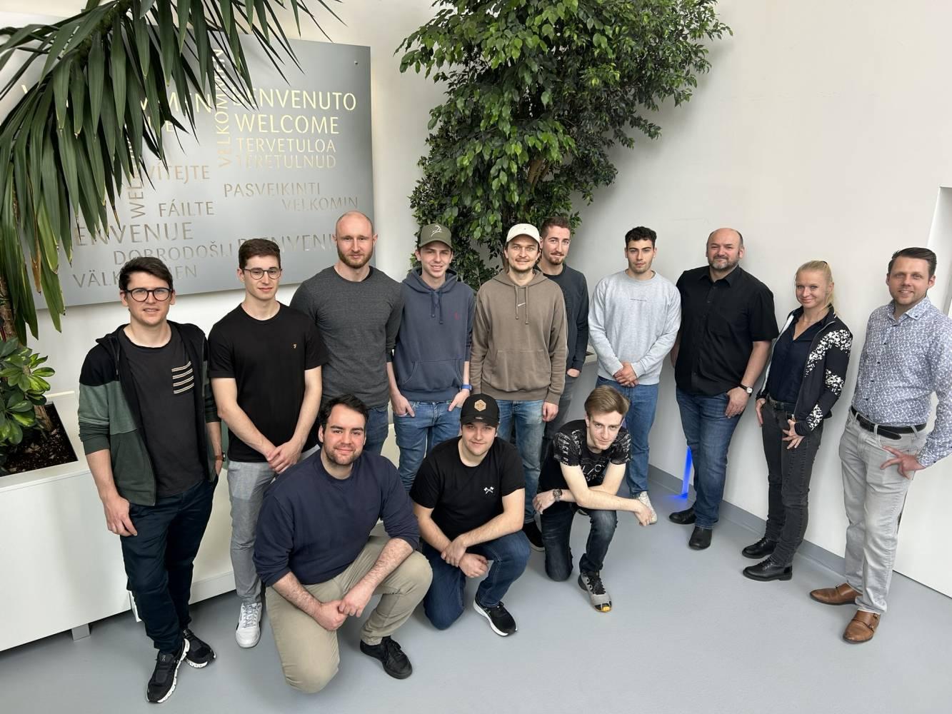 <p>The study program would like to thank for the renewed invitation and the detailed tour of the company headquarters in Vomp. Photo: © Miriam Döhner</p>