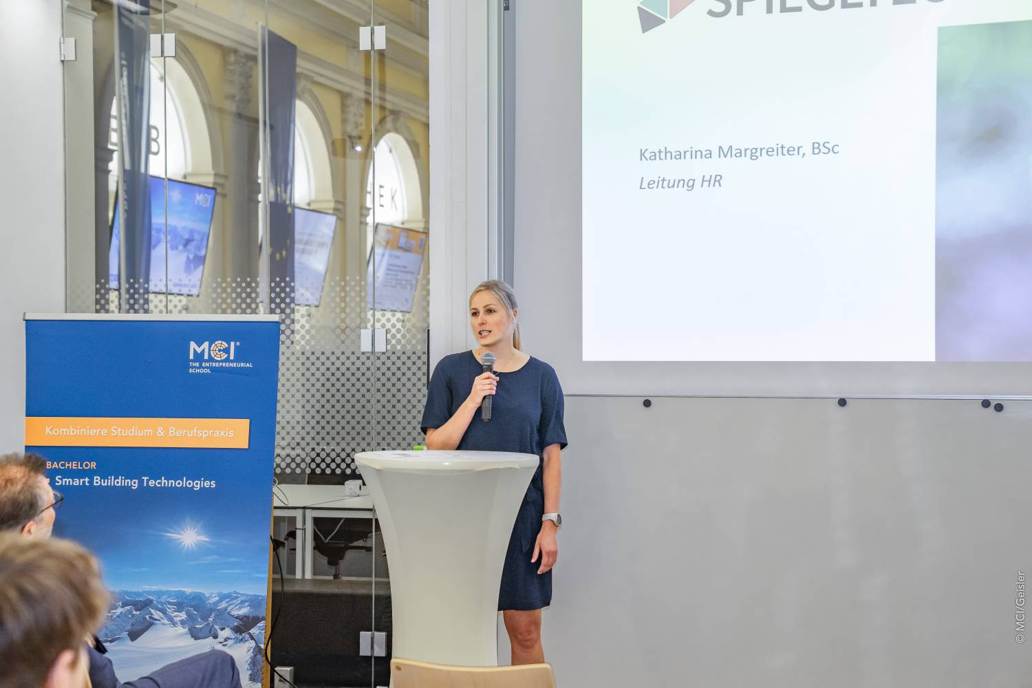 <p>Katharina Margreiter conveyed the wishes of SPIEGLTEC GmbH as Head of Human Resources (HR). Photo: MCI-Geisler</p>