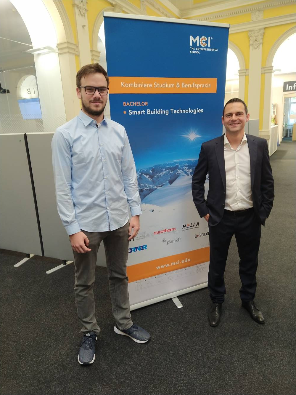 <p>Caspar Weiß starts the dual study programme together with the company planlicht GmbH & Co.KG, represented here by Technical Manager Raimund Mayr. Photo: MCI-Hofer</p>