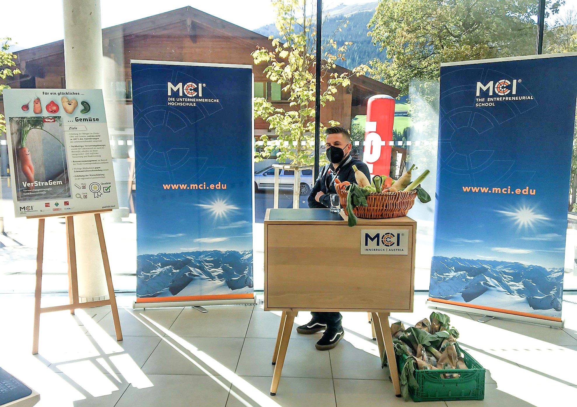 <p>The MCI booth at the NECSTouR fair in Alpbach as part of the VerStraGem project. Foto: MCI</p><p><em> </em></p>