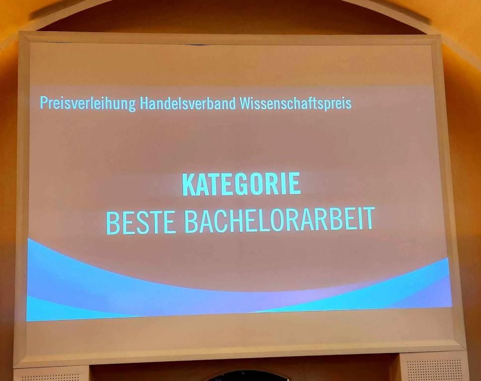 <p>Preisverleihung Handelsverband Wissenschaftspreis – Kategorie beste Bachelorarbeit © Claudia Brauer</p>