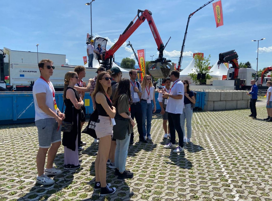 BA Business & Management students at Palfinger AG