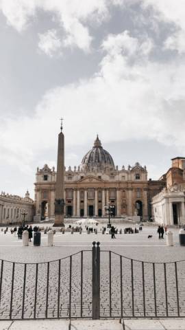 <p><em><em>The Master's students of course also visited St. Peter's Basilica (c)Pircher<br /></em></em></p>