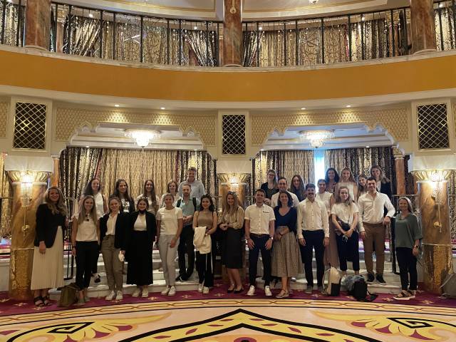 <p><em><em><em><em>MCI Tourism Master Students visiting Burj al Arab. Foto: MCI Tourismus</em></em></em></em></p>