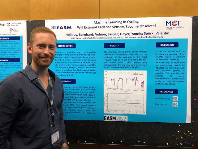 <p>Postersession von Yannic Heyer über Machine Learning in Cycling auf der EASM 2022. ©Steixner</p>