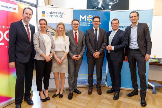 <p><em>Graduates Susanne Schwarzl, Cornelia Praschberger, Philipp Weinkogl and Hannes Rieser (left to right) with FH-Prof. Dr. Markus Kittler (left) as well as Dr. Hans Unterdorfer, Executive Director of the Tiroler Sparkasse and FH-Prof. Dr. Ralf Geymayer, Head of Department & Studies BA Management & Law & MA International Business & Law (right)<br /></em></p><p><em>Photo: Thomas Steinlechner</em></p>