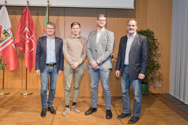 <p>Tobias Wurzer (2nd from left) won the second prize in the category 